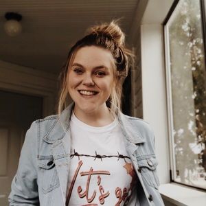 Meet your Posher, Kayla